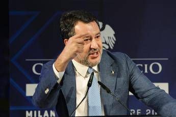 Tassa sulle banche Salvini a Patuelli Per ogni lamentela chiederemo 1 miliardo in piu Tassa sulle banche Salvini a Patuelli Per ogni lamentela chiederemo 1 miliardo in piu