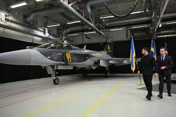 Ucraina Zelensky Attesi per il prossimo anno i primi caccia svedesi Gripen Ucraina Zelensky Attesi per il prossimo anno i primi caccia svedesi Gripen
