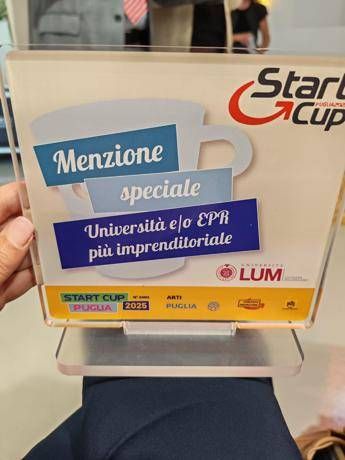 Universita piu imprenditoriale premiata la Lum Universita piu imprenditoriale premiata la Lum