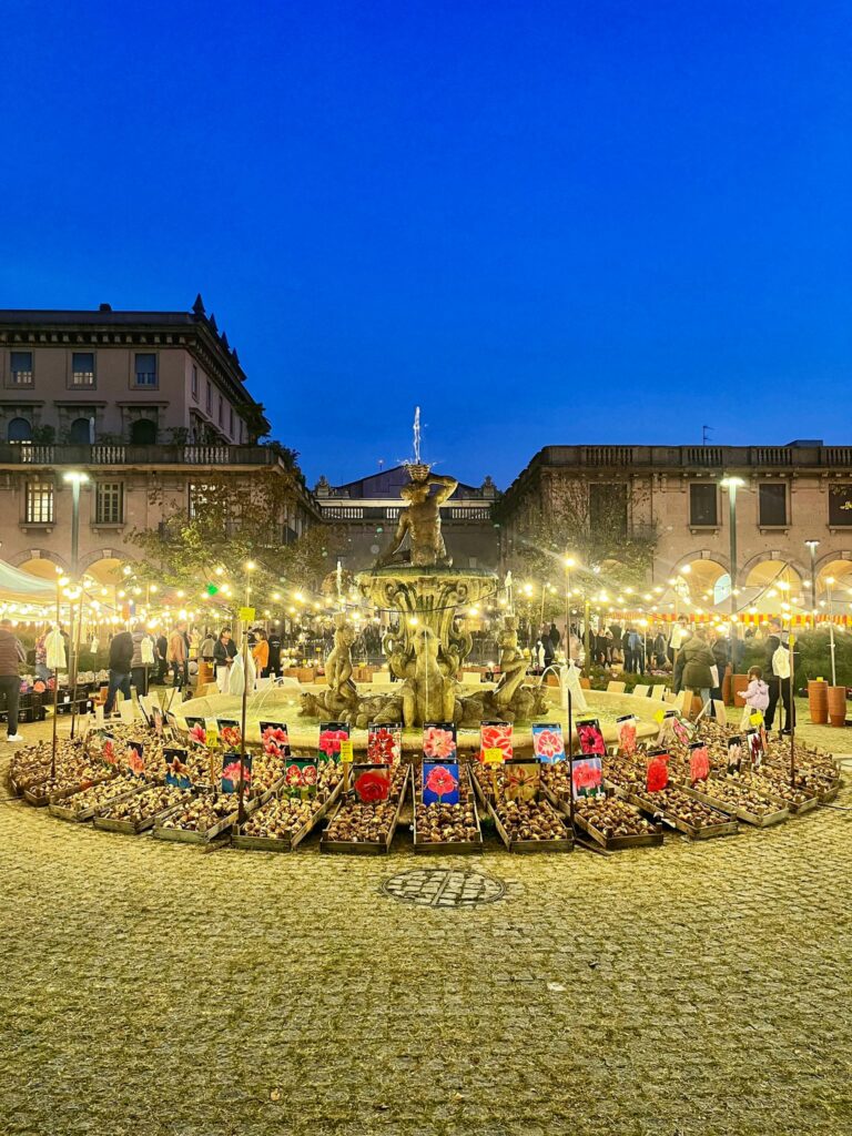 mercatanti 2025 piazza dante Mercatanti in Fiera, 23^ edizione: 110.000 persone in 4 giorni. Sapori d’Europa, street food e artigianato