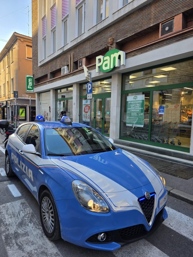 Arrestato 30enne dopo violenta rapina al supermercato PAM in centro a Brescia