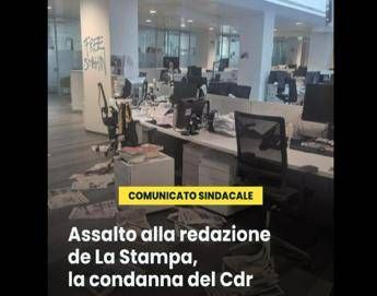 Assalto a redazione La Stampa 34 identificati e denunciati Assalto a redazione La Stampa 34 identificati e denunciati