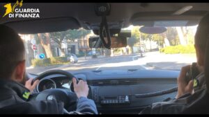 BRESCIA – Blitz della Guardia di Finanza scoperti evasori false attivita di massaggi e lavoratori in nero