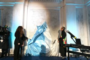 Brescia rende omaggio ai suoi cittadini illustri tre nuovi nomi nel Famedio del Cimitero Vantiniano Brescia rende omaggio ai suoi cittadini illustri tre nuovi nomi nel Famedio del Cimitero Vantiniano