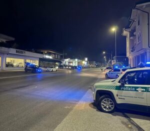Controlli straordinari nella notte di Halloween Polizia Locale e Carabinieri presidiano la Valle Trompia Controlli straordinari nella notte di Halloween Polizia Locale e Carabinieri presidiano la Valle Trompia