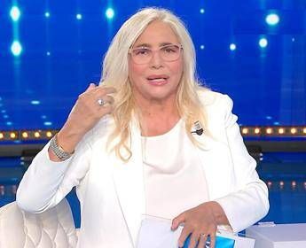 Domenica In Mara Venier Dopo la trasmissione intervento per maculopatia Domenica In Mara Venier Dopo la trasmissione intervento per maculopatia