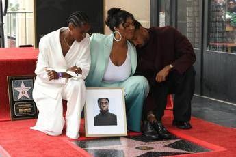 Hollywood omaggia Chadwick Boseman stella postuma sulla Walk of Fame per Black Panther Hollywood omaggia Chadwick Boseman stella postuma sulla Walk of Fame per Black Panther
