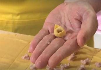 Le regole per il pranzo di Natale esiste il numero perfetto di tortellini Le regole per il pranzo di Natale esiste il numero perfetto di tortellini