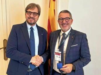 Lombardia alleanza con la Catalogna per sostenere lindustria chimica Lombardia alleanza con la Catalogna per sostenere lindustria chimica