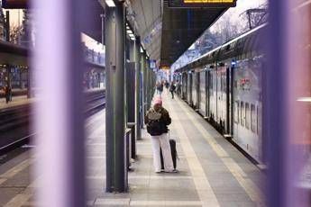 Manovra sindacati contro emendamento FdI Inaccettabile obbligo di dichiarare in anticipo adesione a sciopero