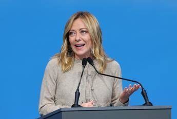 Meloni Dalla filiera della distribuzione moderna significativo contributo a Pil e occupazione Meloni Dalla filiera della distribuzione moderna significativo contributo a Pil e occupazione