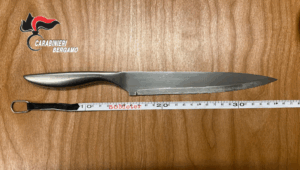 Oneta accoltella il suo ospite dopo una lite 49enne arrestato dai Carabinieri