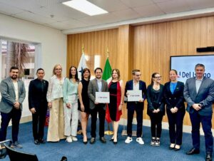 Partecipanti cerimonia firma procotollo tra Univ Istmo e AEA Gruppo Seas