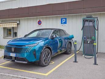 Peugeot 3008 Dual Motor evoluzione tecnica nella nuova architettura elettrica