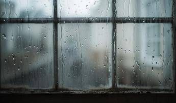 Piogge intense al Centro Nord e da lunedi crollano anche le temperature le previsioni Piogge intense al Centro Nord e da lunedi crollano anche le temperature le previsioni