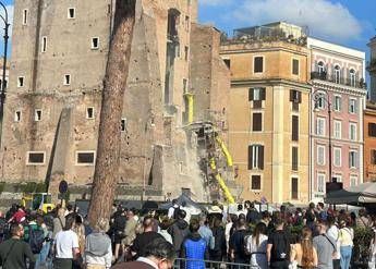 Roma crollata torre ai Fori Imperiali