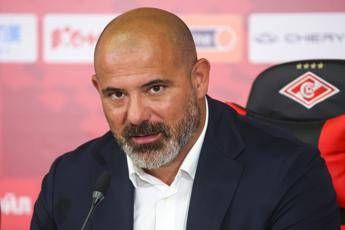 Stankovic furia contro giornalista. in italiano Perche mi provochi Stankovic furia contro giornalista. in italiano Perche mi provochi