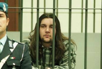 Stermino la famiglia a fucilate in fuga Elia Del Grande killer della strage dei fornai Stermino la famiglia a fucilate in fuga Elia Del Grande killer della strage dei fornai