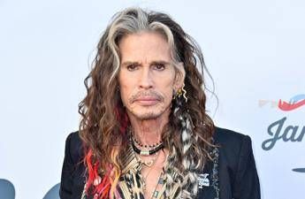 Steven Tyler diffida il borgo calabrese dei nonni Per il museo del rock non usino il mio nome Steven Tyler diffida il borgo calabrese dei nonni Per il museo del rock non usino il mio nome