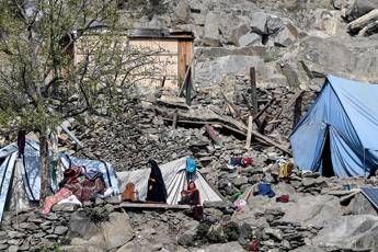 Terremoto in Afghanistan almeno 20 morti e 320 feriti Terremoto in Afghanistan almeno 20 morti e 320 feriti