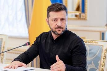 Ucraina negoziatori negli Usa. Zelensky Dialogo su proposta Ginevra prosegue
