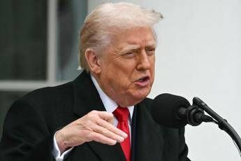 Ue Trump torna alla carica Paesi decadenti e leader deboli non sanno cosa fare. Bruxelles replica Orgogliosi di loro Ue Trump torna alla carica Paesi decadenti e leader deboli non sanno cosa fare. Bruxelles replica Orgogliosi di loro