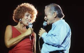 Vanoni un matrimonio breve e amori tormentati la vita sentimentale di Ornella