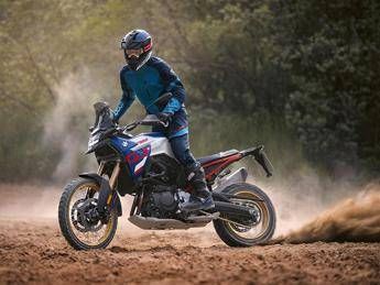 Aggiornamento gamma BMW Motorrad 2026 colori allestimenti e novita