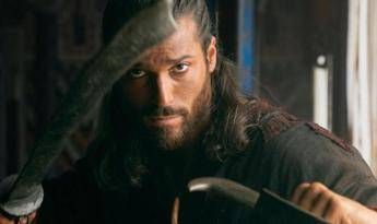 Ascolti tv lunedi 8 dicembre Sandokan vince prima serata con il 30 di share Ascolti tv lunedi 8 dicembre Sandokan vince prima serata con il 30 di share