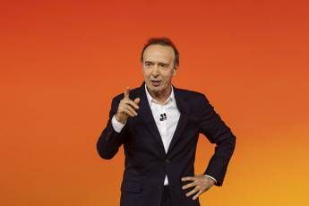 Ascolti tv successo per Benigni quasi 4 milioni per Pietro su Rai1 Ascolti tv successo per Benigni quasi 4 milioni per Pietro su Rai1