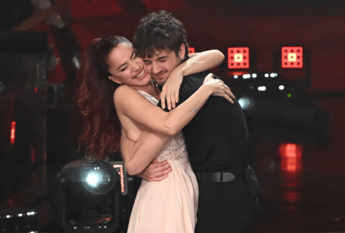 Ballando il gesto della madre di Andrea Delogu per Nikita Perotti il retroscena che fa pensare Ballando il gesto della madre di Andrea Delogu per Nikita Perotti il retroscena che fa pensare
