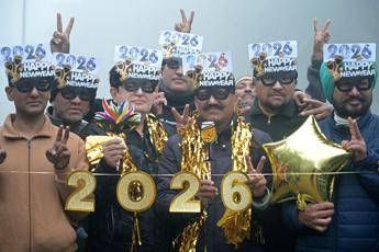 Capodanno nellOceano Pacifico e gia 2026 i primi festeggiamenti