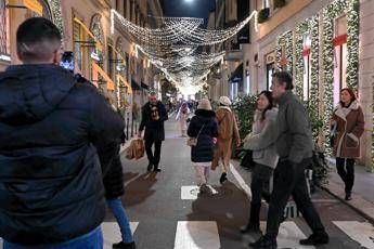 Caro Natale tra pranzi e addobbi ecco quanto spenderemo per le feste