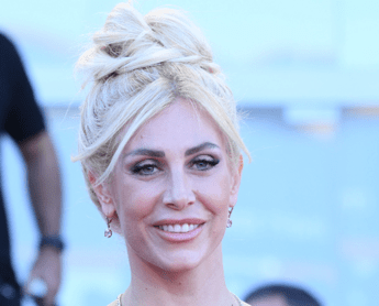 Chi e Paola Caruso la showgirl ospite oggi a Verissimo la lotta del figlio Michele