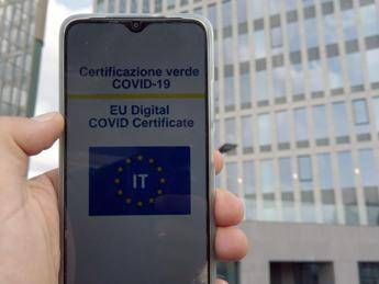 Covid Consulta Infondate questioni legittimita obbligo vaccino e Green pass