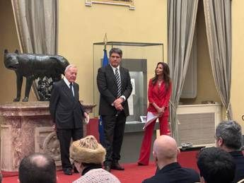Cultura a Davide Desario il Premio Laurentum Comunicazione e Innovazione Giornalistica Cultura a Davide Desario il Premio Laurentum Comunicazione e Innovazione Giornalistica
