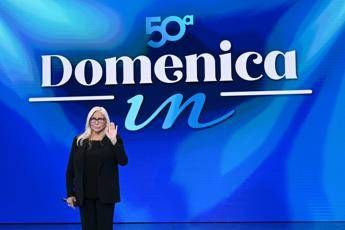 Domenica In da Amanda Lear a Max Biaggi gli ospiti di oggi di Mara Venier