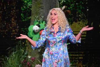 E sempre mezzogiorno il regalo speciale per Clerici spunta il video del passato E sempre mezzogiorno il regalo speciale per Clerici spunta il video del passato