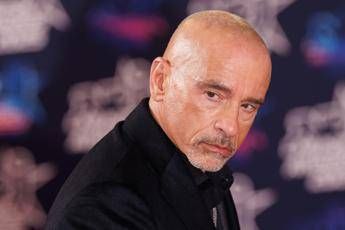 Eros Ramazzotti il vicino gli fa causa Gravi danni da lavori in suo appartamento Eros Ramazzotti il vicino gli fa causa Gravi danni da lavori in suo appartamento