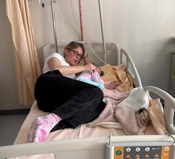 Federica Pellegrini in ospedale con la figlia Ha avuto convulsioni febbrili Federica Pellegrini in ospedale con la figlia Ha avuto convulsioni febbrili
