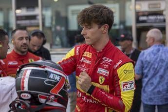 Ferrari il fratello di Leclerc sostituira Hamilton nelle libere ad Abu Dhabi Ferrari il fratello di Leclerc sostituira Hamilton nelle libere ad Abu Dhabi