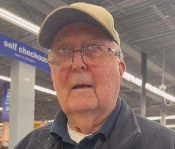 Ho 88 anni e devo lavorare il web gli dona 1 milione e lo manda in pensione