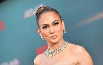 Jennifer Lopez e gli auguri di Natale il selfie non convince