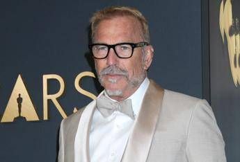 Kevin Costner costumi non pagati per 440mila dollari citato in giudizio