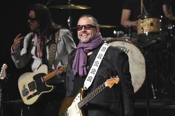 Morto Raul Malo voce dei Mavericks e icona del country latino