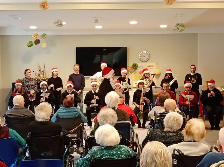 Musica e sorrisi alla RSA di Gardone Musica e sorrisi alla RSA di Gardone