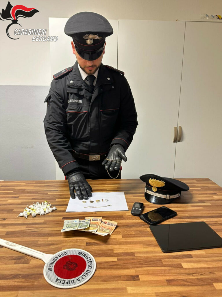 Nembro. Arresto per spaccio resistenza e ricettazione 22.12.2025