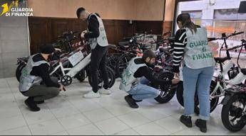 Potenziavano i motori delle e bike sequestrate 295 bici e due denunce