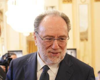 Riccardo Chailly condizioni stabili per il direttore dorchestra dopo il malore alla Scala Riccardo Chailly condizioni stabili per il direttore dorchestra dopo il malore alla Scala