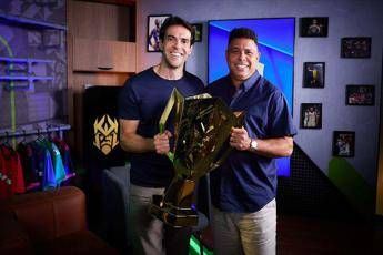 Ronaldo e Kaka lanciano i Mondiali di Kings League Italia Francia nella gara inaugurale Ronaldo e Kaka lanciano i Mondiali di Kings League Italia Francia nella gara inaugurale